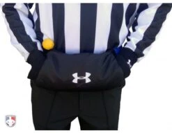 Under Armour Undeniable Handwarmer 11 Under Armour Undeniable Handwarmer -Umpattire UA WARMER WORN FRONT CLOSEUP HANDS IN